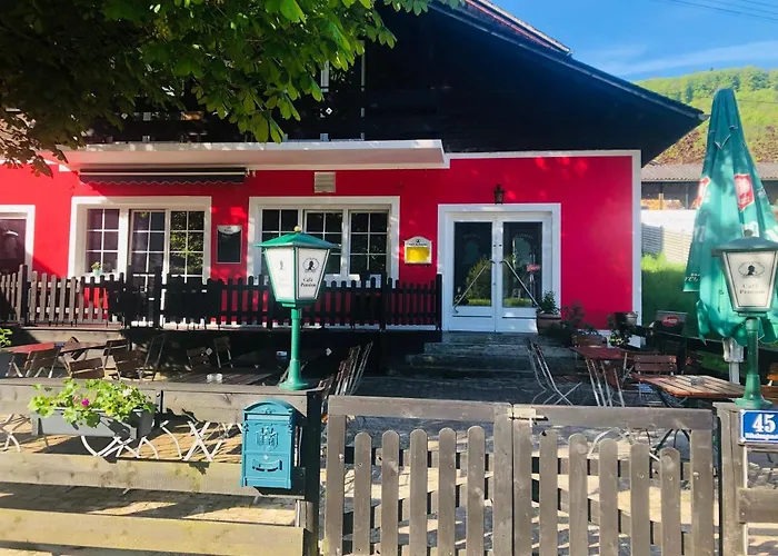 فندق مبيت وإفطار Holmes Cafe & إنغليهارتزيل