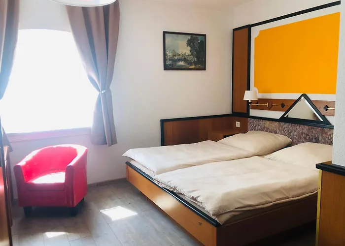 Holmes Cafe & إنغليهارتزيل