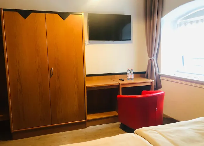 فندق مبيت وإفطار Holmes Cafe &