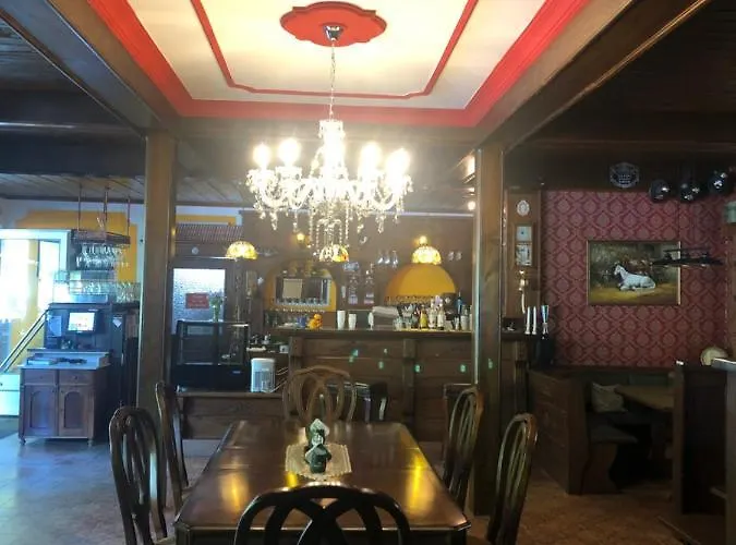 Holmes Cafe & Энгельхартсцелль