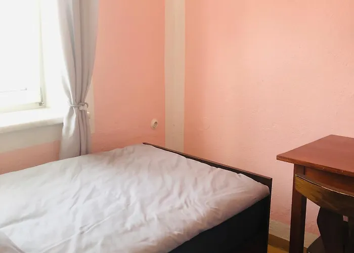 Bed & Breakfast Holmes Cafe &